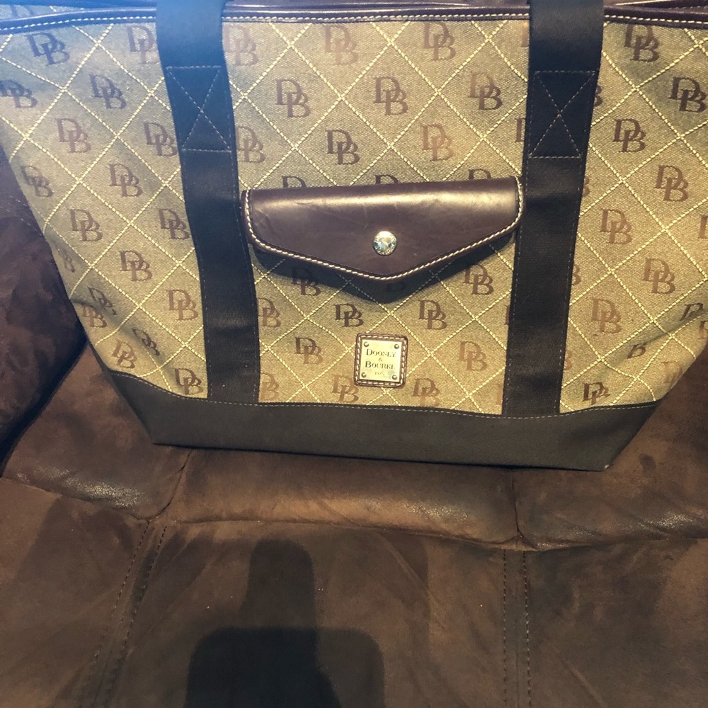 Dooney & Bourke tote